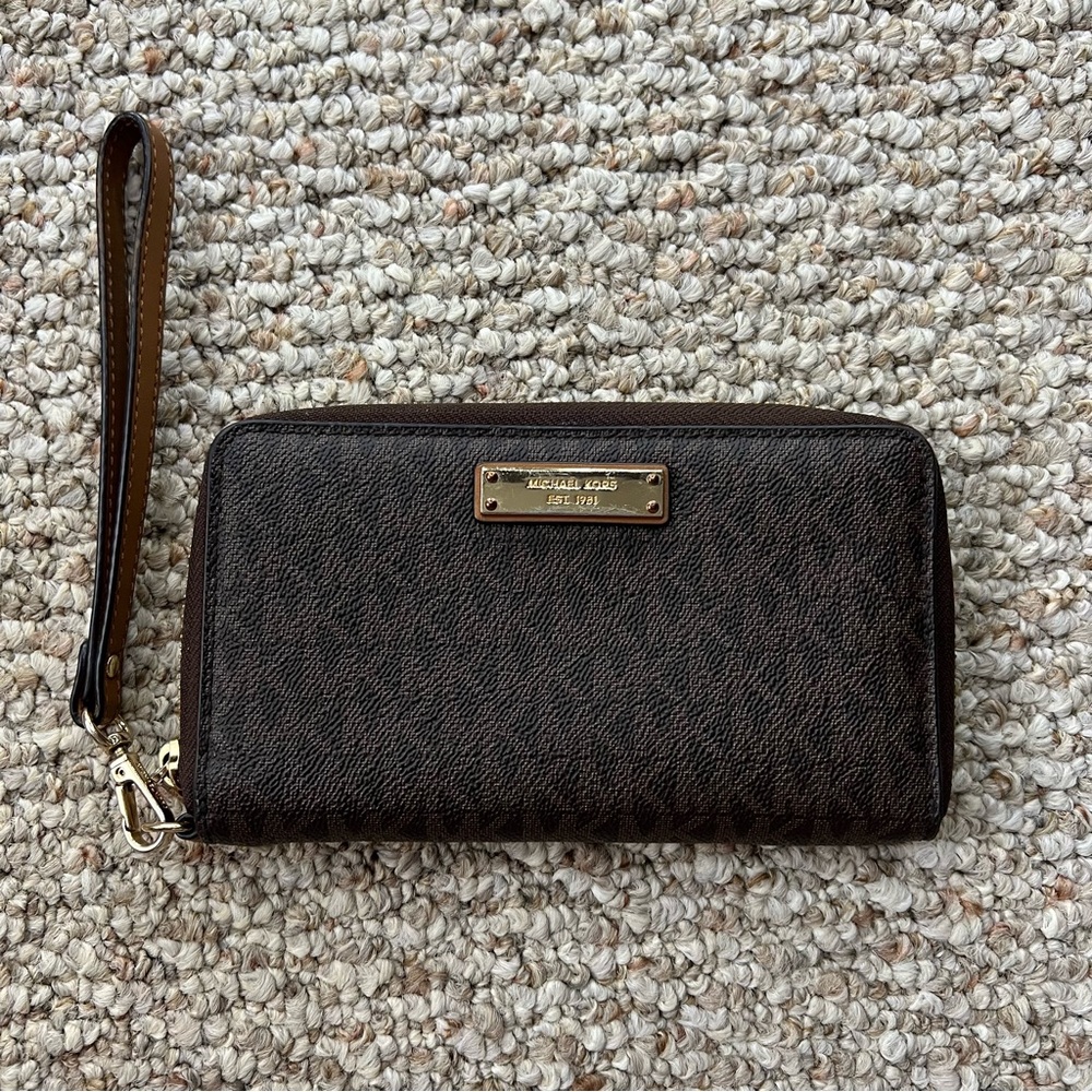 Michael Kors Wristlet Wallet